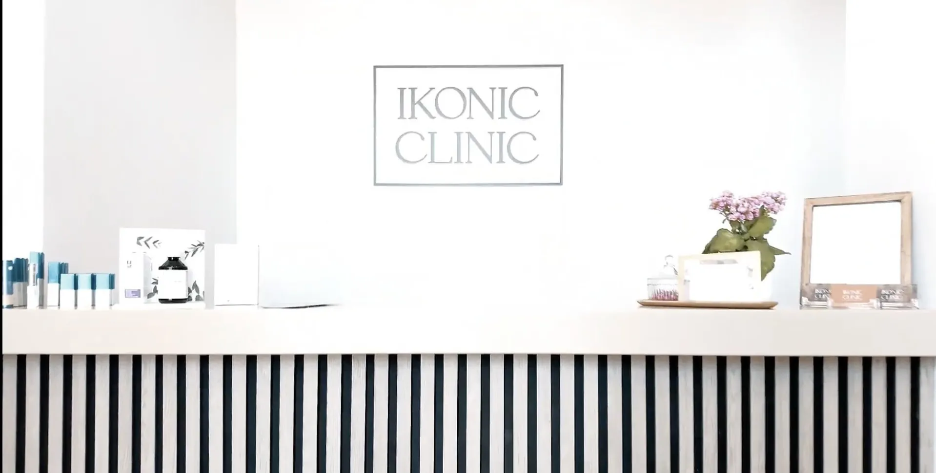 Entrada de Ikonic Clinic, clínica de medicina estética en Palma de Mallorca