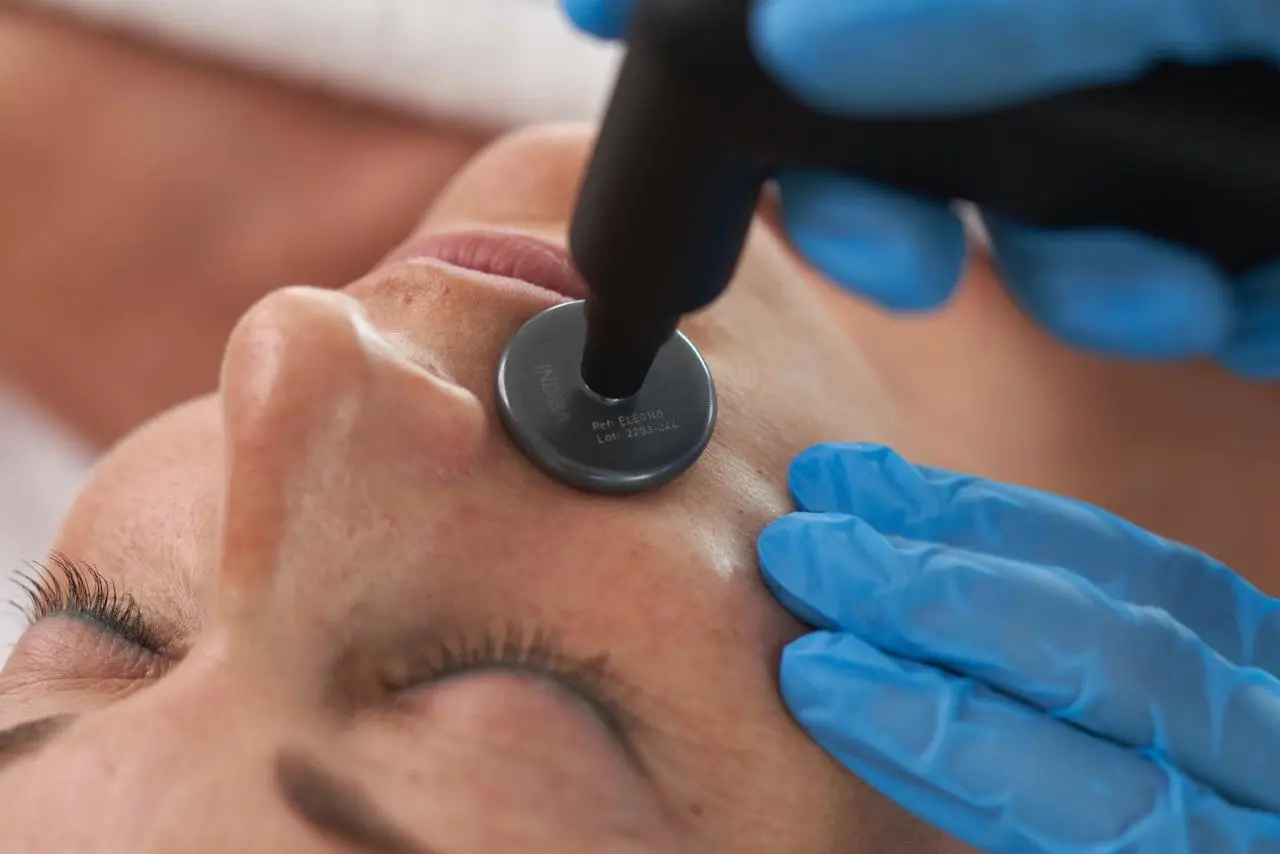 Aparatología estética avanzada en Ikonic Clinic Palma 1
