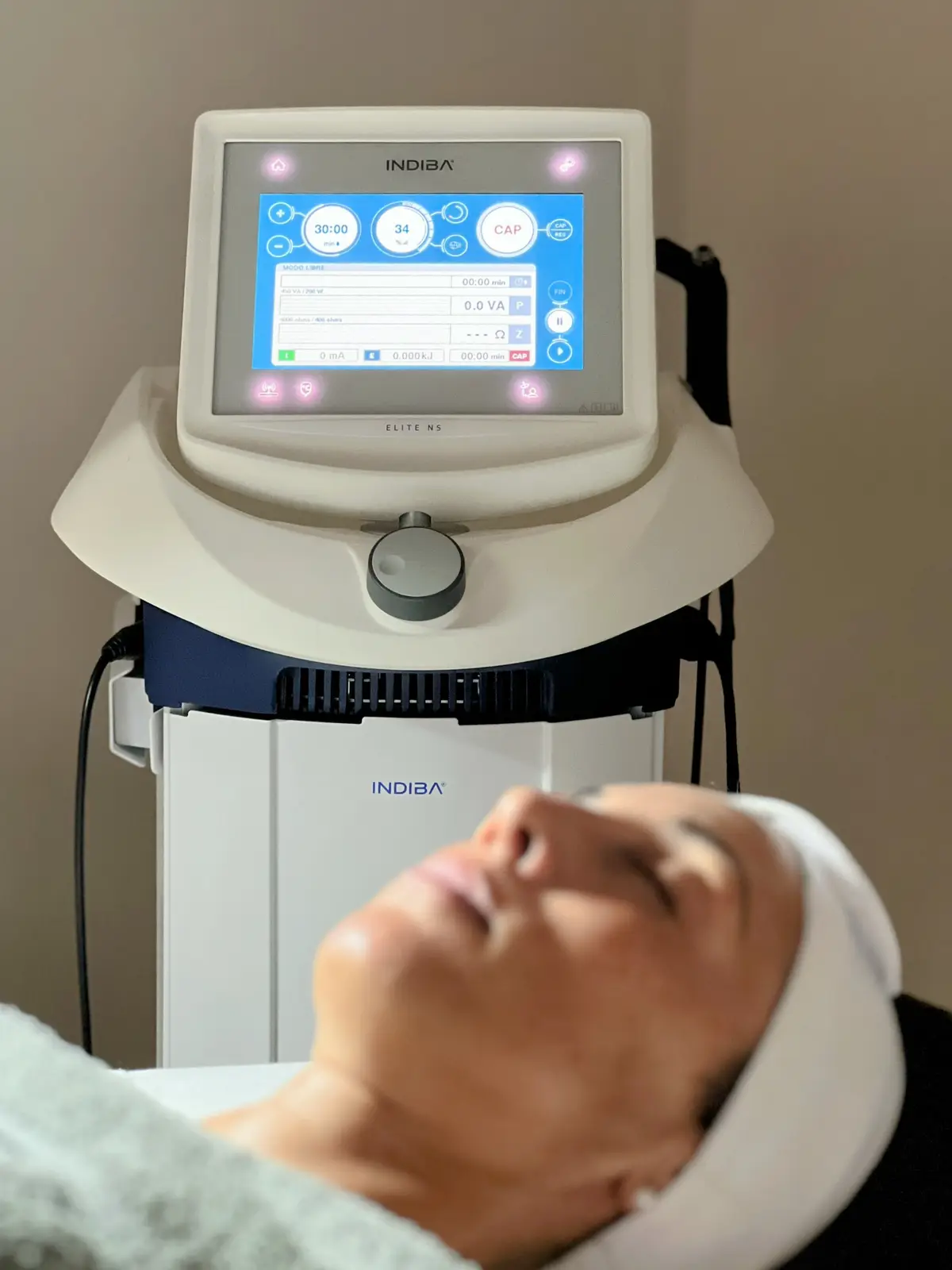 Aparatología estética avanzada en Ikonic Clinic Palma 2