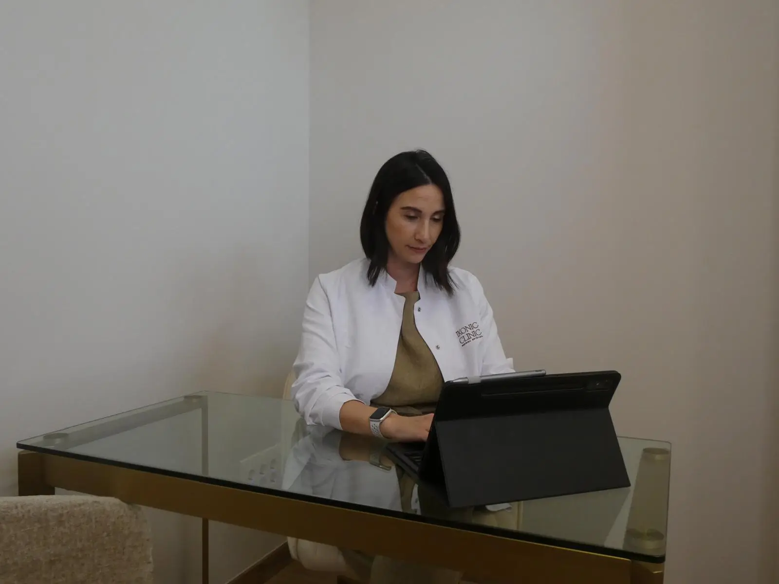 Consulta médica especializada en Ikonic Clinic Palma 3