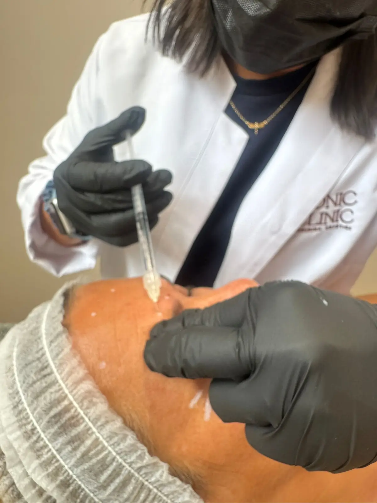 Tratamiento médico-estético en Ikonic Clinic Palma 2