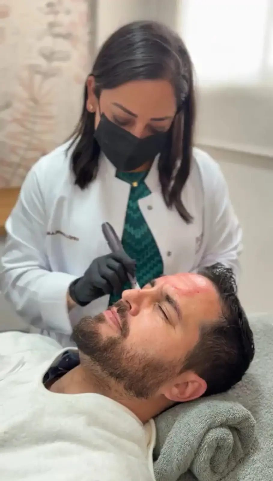 Tratamiento médico-estético en Ikonic Clinic Palma 19